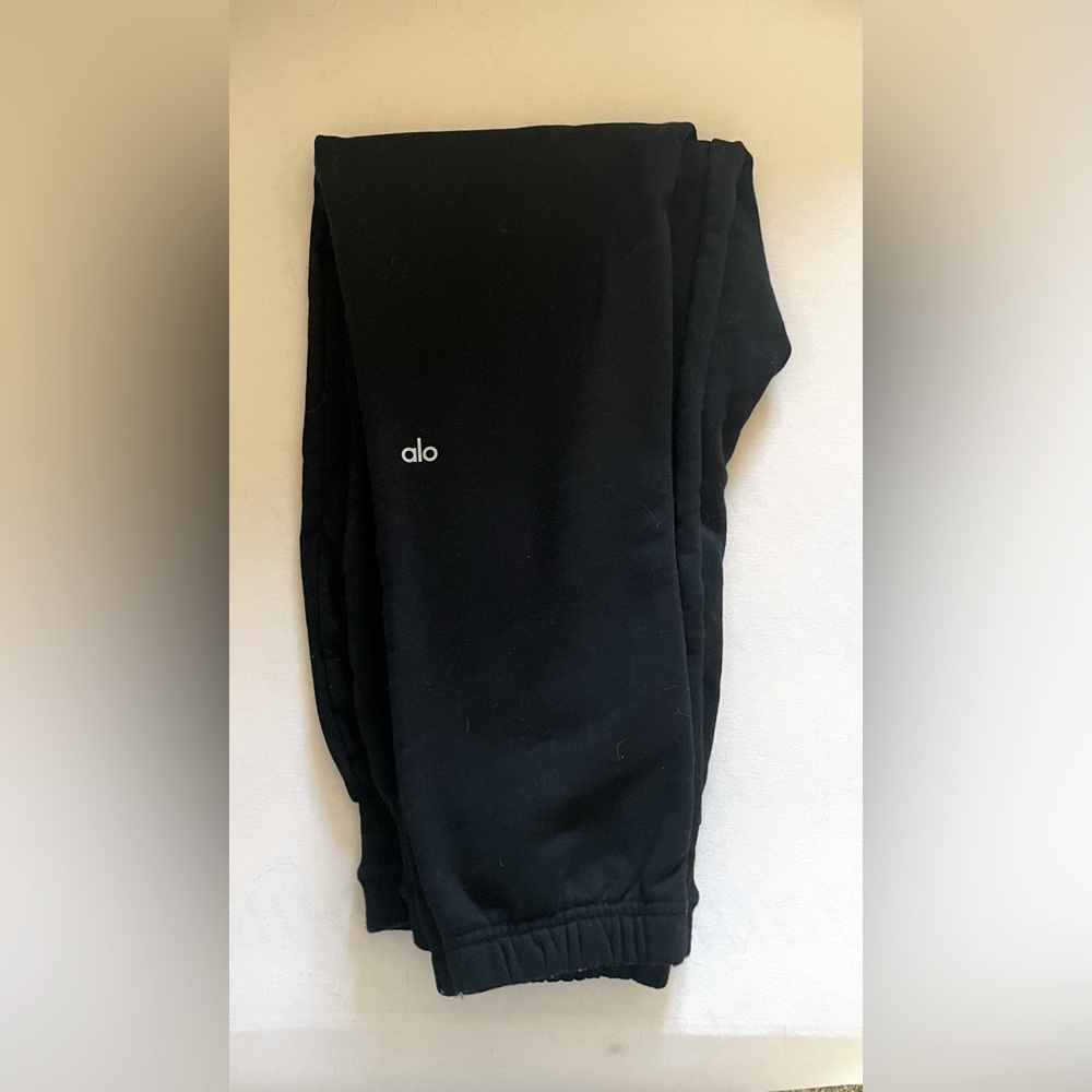 Firm Price Alo Yoga Sweatpants, Size Medium, Black